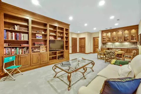 Other - 10 Willowcrest Dr, Oak Brook, IL 60523 photo 4 of 7