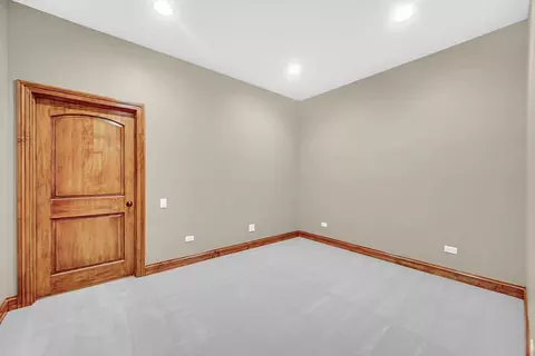 Bedroom - 10 Willowcrest Dr, Oak Brook, IL 60523 photo 1 of 5