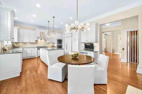 Kitchen - 10 Willowcrest Dr, Oak Brook, IL 60523 photo 3 of 3