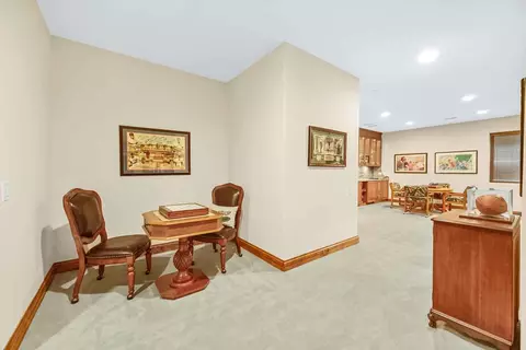 Entry Way - 10 Willowcrest Dr, Oak Brook, IL 60523 photo 2 of 4