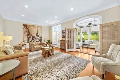 Living - 10 Willowcrest Dr, Oak Brook, IL 60523 photo 1 of 2
