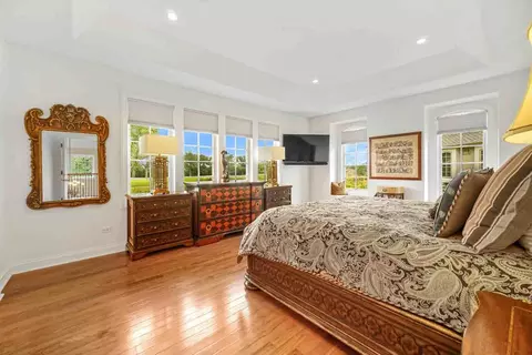 Bedroom - 10 Willowcrest Dr, Oak Brook, IL 60523 photo 3 of 5