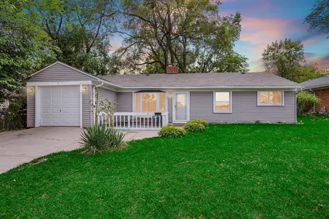 233 Sauk Trl, Park Forest, IL 60466