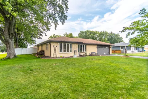 200 W Southmor Rd, Morris, IL 60450