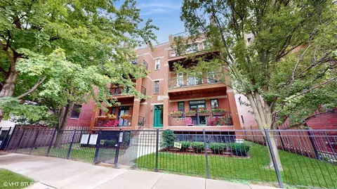 2702 W Montrose Ave #2W, Chicago, IL 60618
