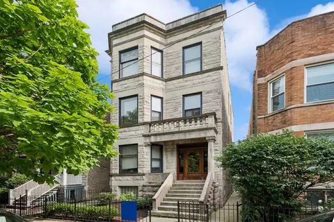 1045 W Dakin St, Chicago, IL 60613