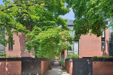430 W Webster Ave #B, Chicago, IL 60614