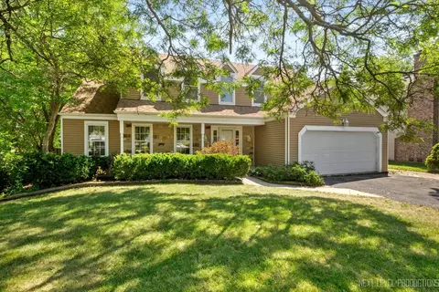 47 Southgate Ct, Saint Charles, IL 60174