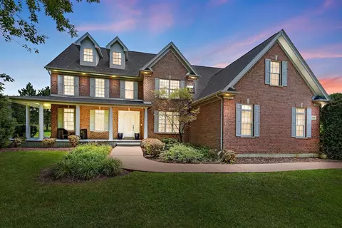 21393 N Fox Hollow Dr, Barrington, IL 60010