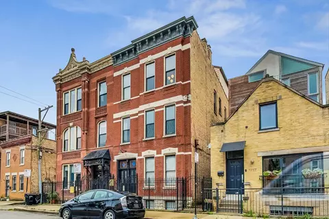 1715 W Beach Ave #3, Chicago, IL 60622