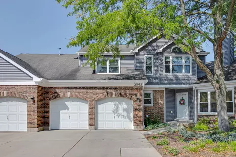 2542 Live Oak Ln, Buffalo Grove, IL 60089