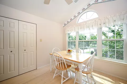 346 Ashford Cir #2, Bartlett, IL 60103 photo 9