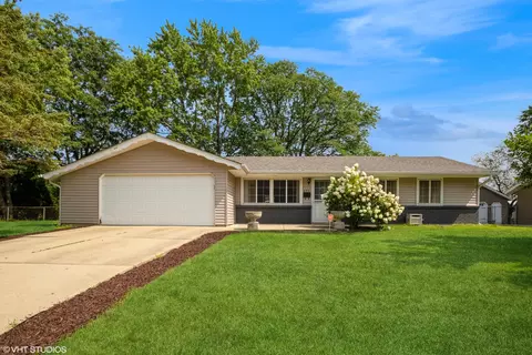 635 Duxbury Ln, Schaumburg, IL 60193