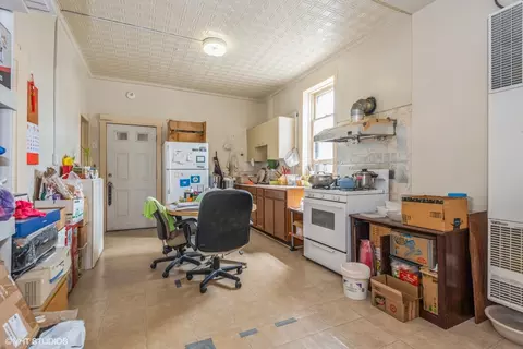 2821 S Emerald Ave, Chicago, IL 60616 photo 17