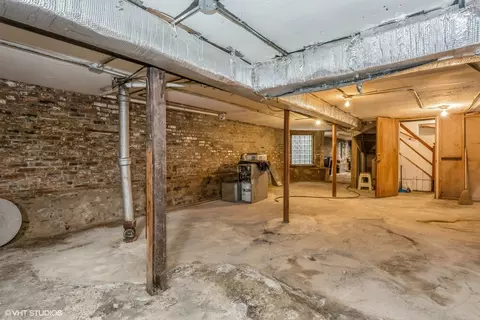 2821 S Emerald Ave, Chicago, IL 60616 photo 21