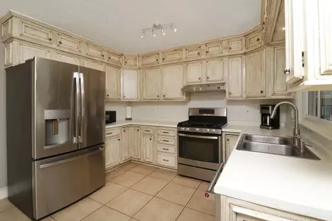 200 Bentley Dr, Normal, IL 61761 photo 8