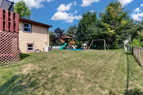 200 Bentley Dr, Normal, IL 61761 photo 37