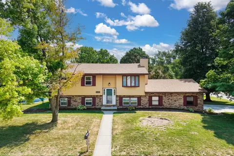 200 Bentley Dr, Normal, IL 61761