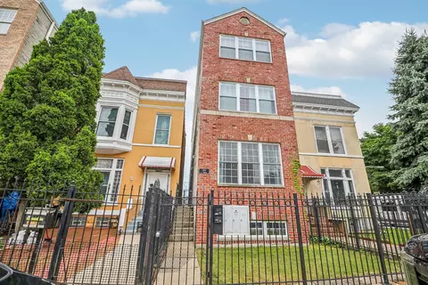 2457 W Grenshaw St #A, Chicago, IL 60612