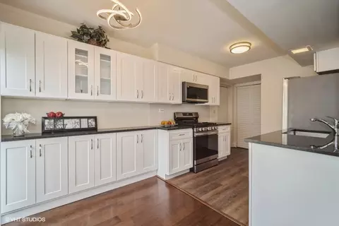 1312 Exeter Ct, Wheeling, IL 60090 photo 2