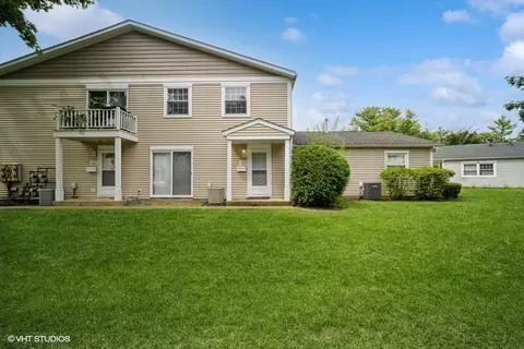 1312 Exeter Ct, Wheeling, IL 60090
