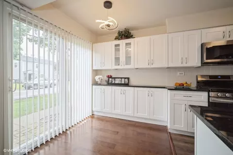 1312 Exeter Ct, Wheeling, IL 60090 photo 5