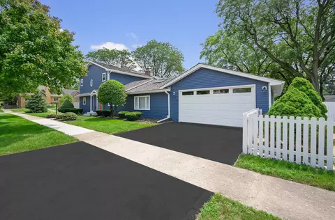 733 Lincoln St, Downers Grove, IL 60515