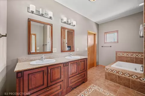 Bath - 27614 S Kuersten Rd, Monee, IL 60449 photo 1 of 2