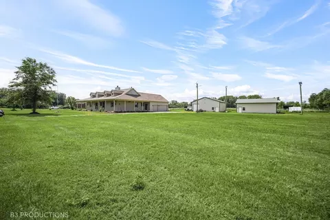 Exterior - 27614 S Kuersten Rd, Monee, IL 60449 photo 2 of 5