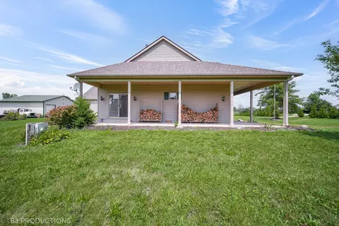 Exterior - 27614 S Kuersten Rd, Monee, IL 60449 photo 4 of 5