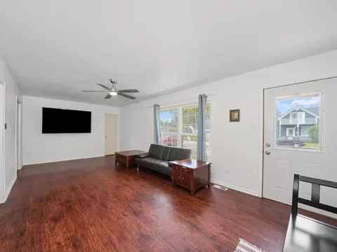 Living - 3532 Sangamon St, Steger, IL 60475 photo 2 of 4