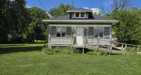 427 N 2579th Rd, Oglesby, IL 61348