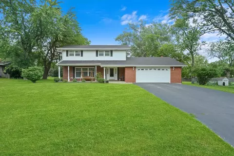 8417 S 84th Ct, Hickory Hills, IL 60457