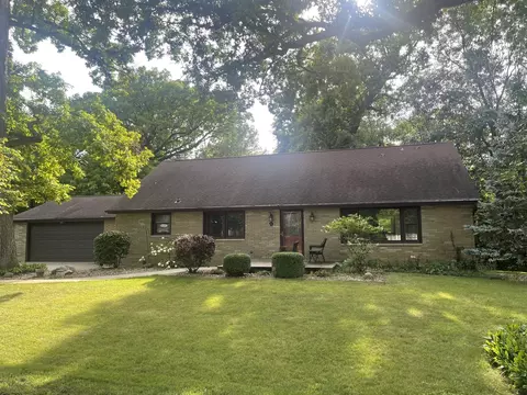9 Ladd Ln, Spring Valley, IL 61362