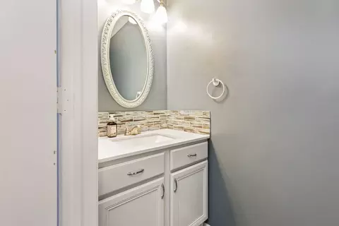 3874 Cheryl Ct, Aurora, IL 60504 photo 12