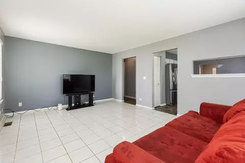 3874 Cheryl Ct, Aurora, IL 60504 photo 10