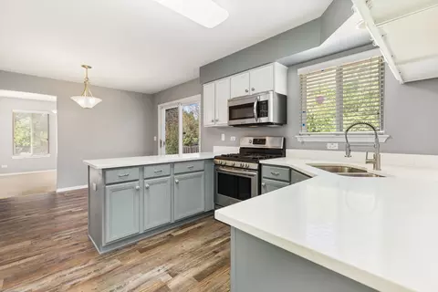 3874 Cheryl Ct, Aurora, IL 60504 photo 8