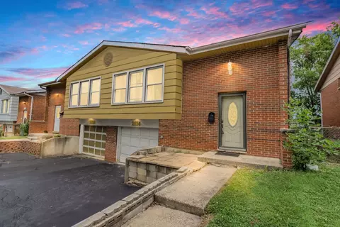 1114 Countryside Dr, Hanover Park, IL 60133