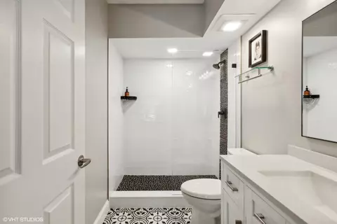 455 W Front St #408, Wheaton, IL 60187 photo 12