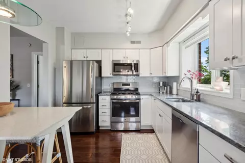 455 W Front St #408, Wheaton, IL 60187 photo 6