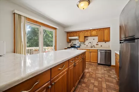 415 Assembly Dr, Bolingbrook, IL 60440 photo 4