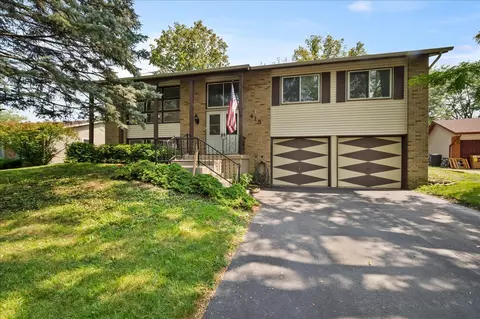 415 Assembly Dr, Bolingbrook, IL 60440