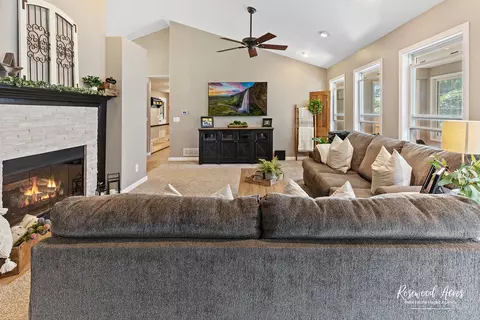 Living - 2650 Mooregate Turn, Kankakee, IL 60901 photo 4 of 4