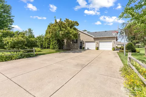 Exterior - 2650 Mooregate Turn, Kankakee, IL 60901 photo 11 of 16