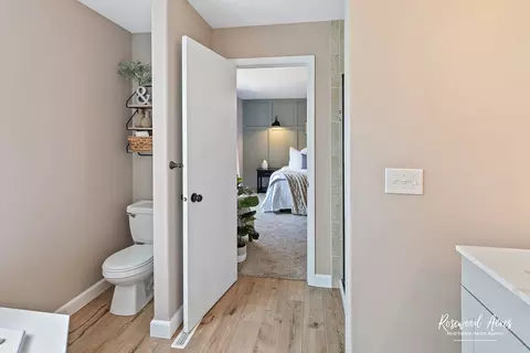 Bath - 2650 Mooregate Turn, Kankakee, IL 60901 photo 3 of 4