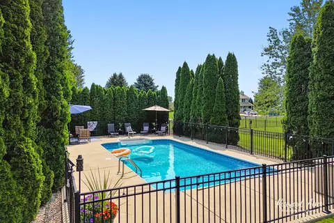 Exterior - 2650 Mooregate Turn, Kankakee, IL 60901 photo 3 of 16