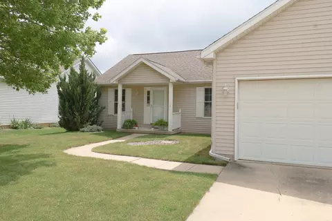 Exterior - 217 Martin St, Normal, IL 61761 photo 2 of 4