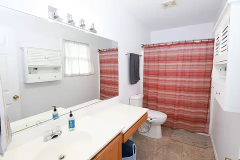 Bath - 217 Martin St, Normal, IL 61761 photo 1 of 3
