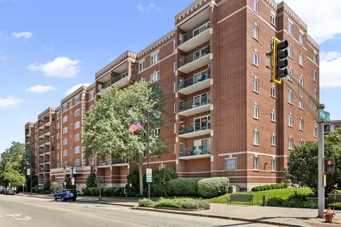 675 Pearson St #505, Des Plaines, IL 60016