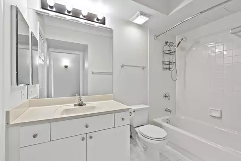 675 Pearson St #505, Des Plaines, IL 60016 photo 9